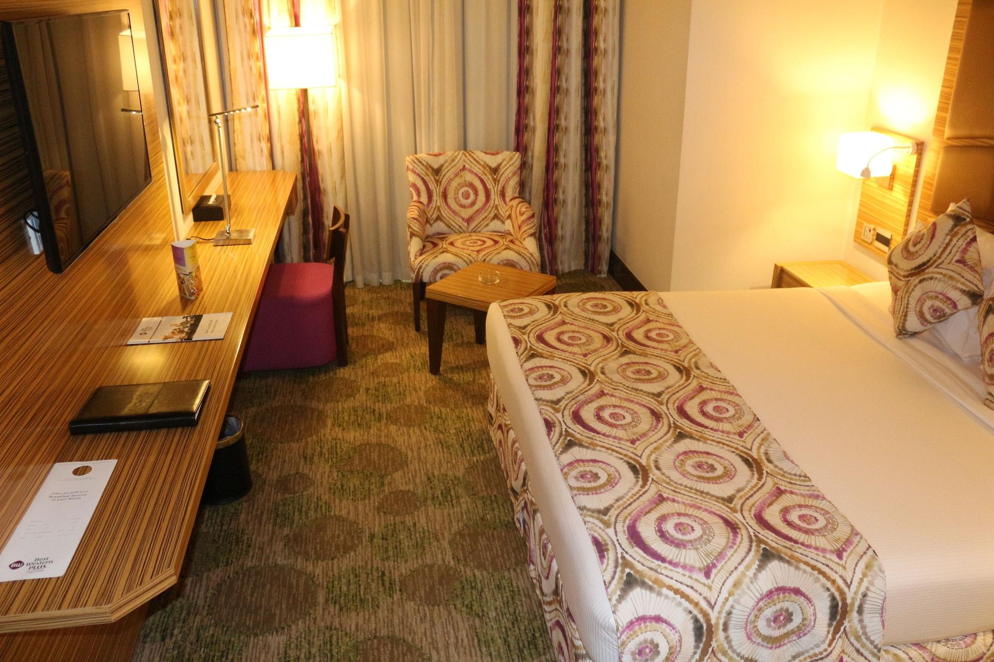 Best Western Plus Pearl Creek Дубай Екстериор снимка