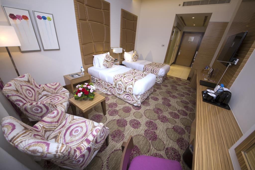 Best Western Plus Pearl Creek Дубай Стая снимка