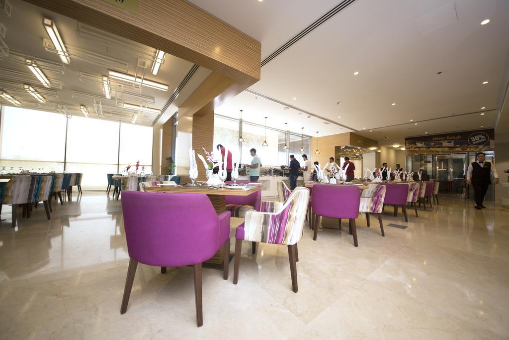 Best Western Plus Pearl Creek Дубай Екстериор снимка
