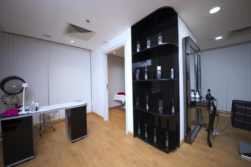 Best Western Plus Pearl Creek Дубай Екстериор снимка