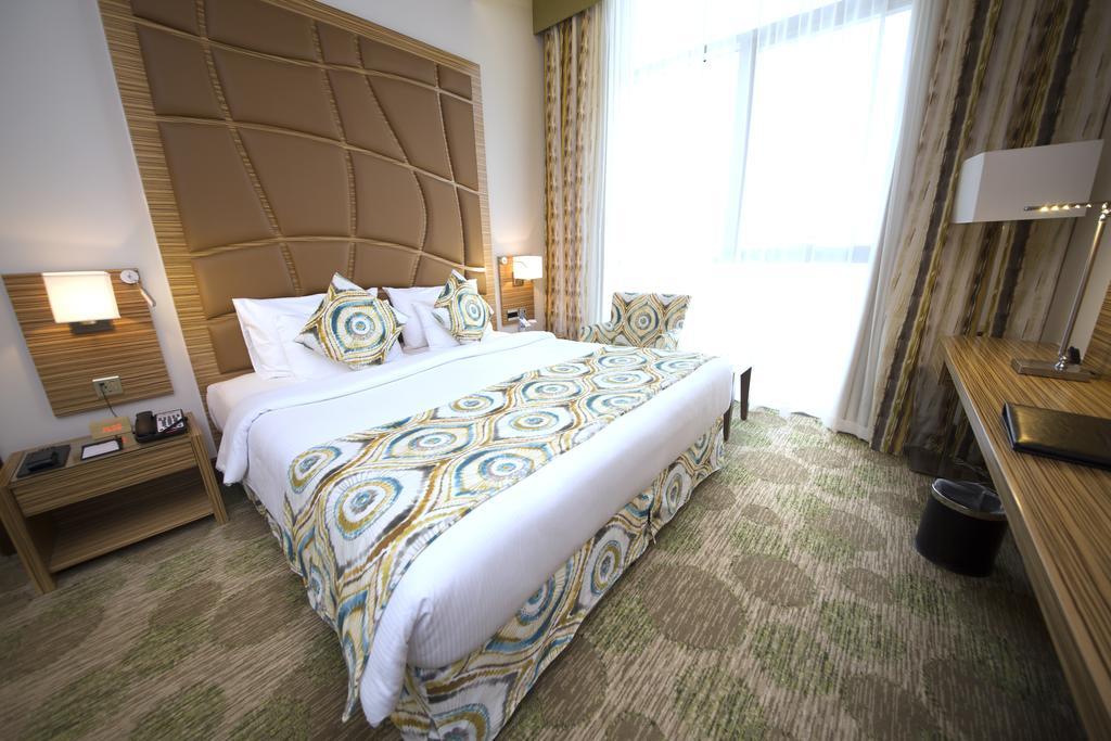 Best Western Plus Pearl Creek Дубай Стая снимка