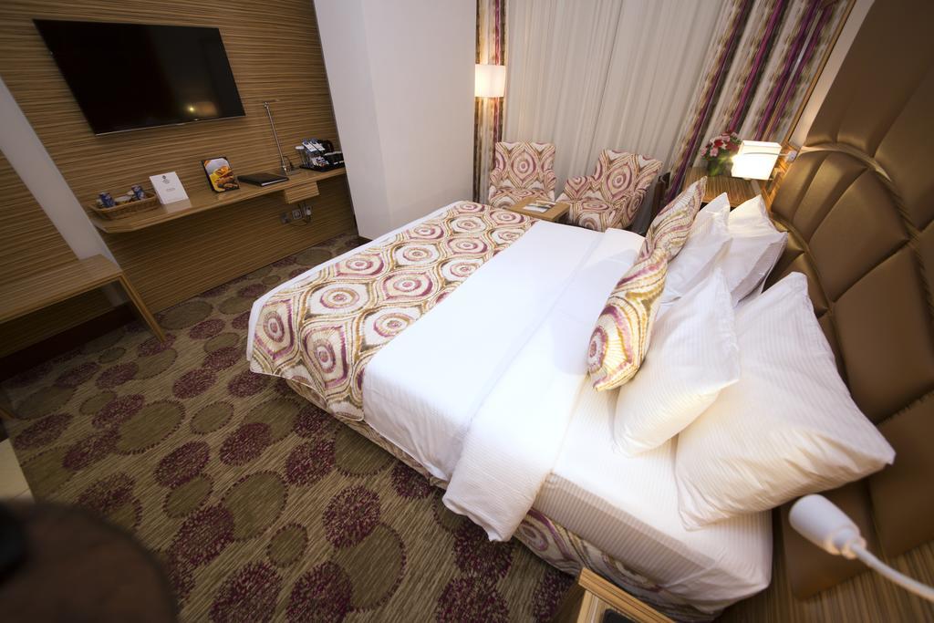 Best Western Plus Pearl Creek Дубай Стая снимка