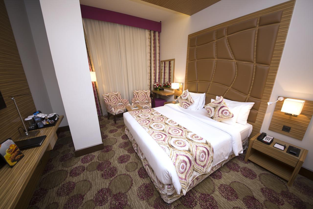 Best Western Plus Pearl Creek Дубай Екстериор снимка